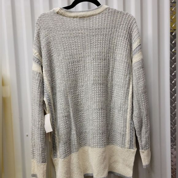 NWT vince commuto plush think knit soft beautiful hi-lo sweater. Great 🎁 gift! - Picture 3 of 8
